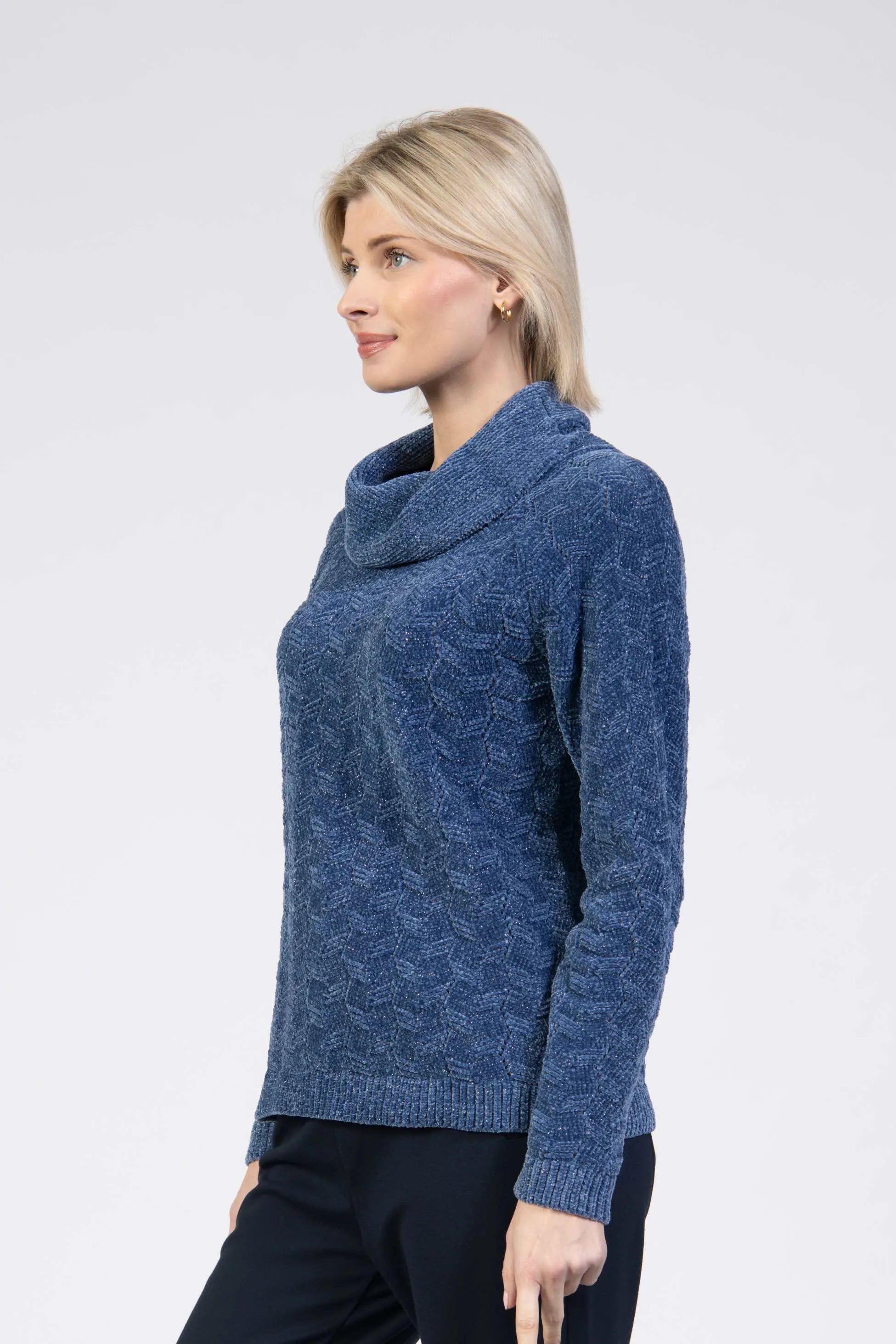 knitted loos neck sweater