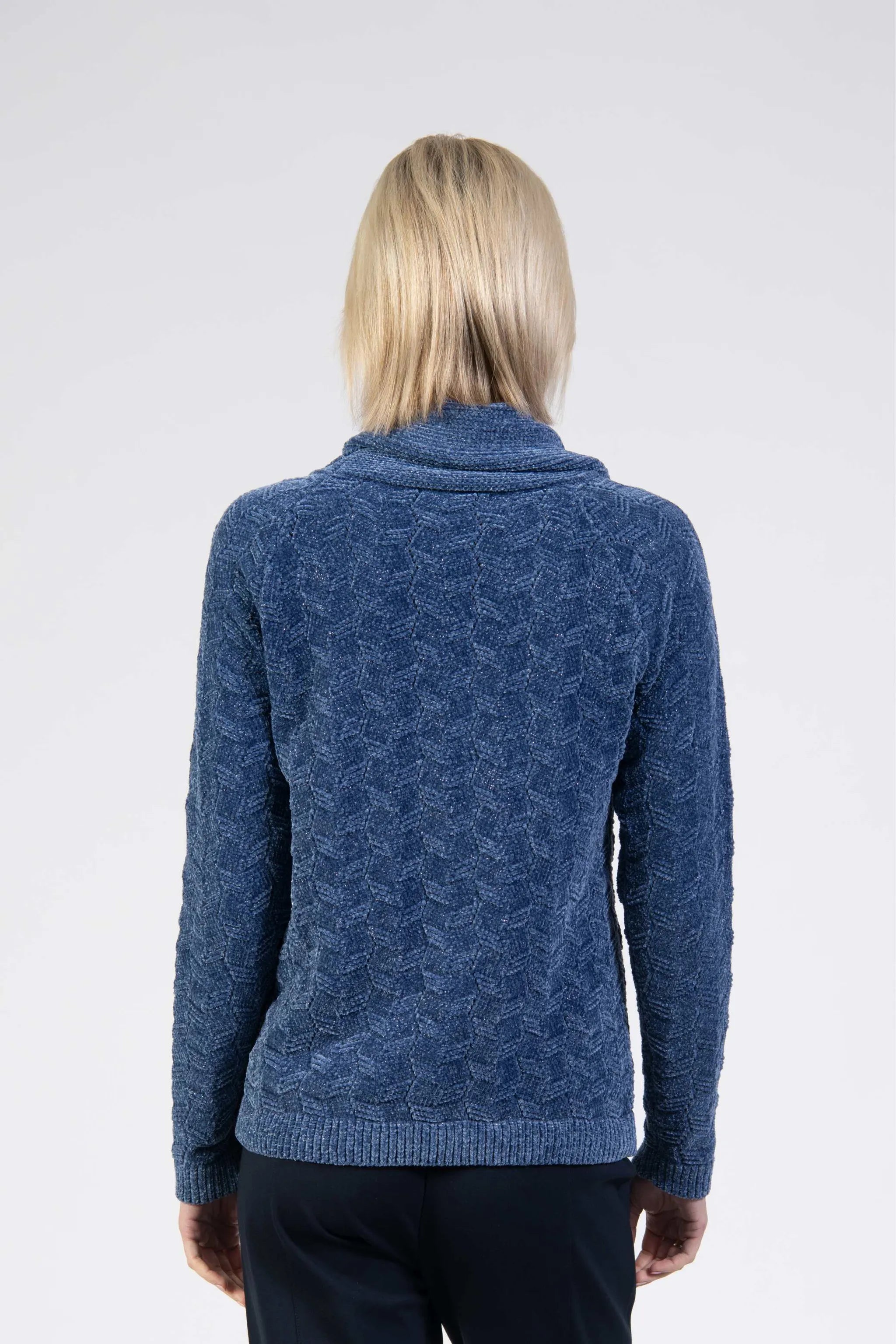 knitted loos neck sweater