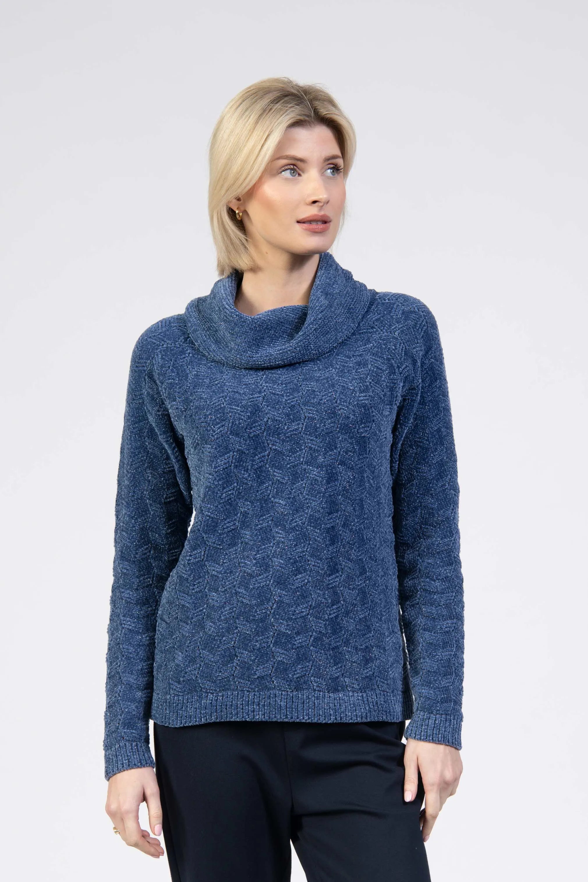 knitted loos neck sweater